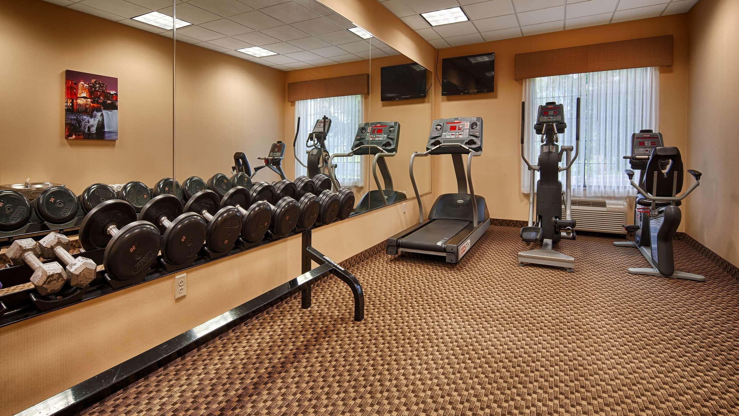 Best Western Plus Victor Inn & Suites מראה חיצוני תמונה