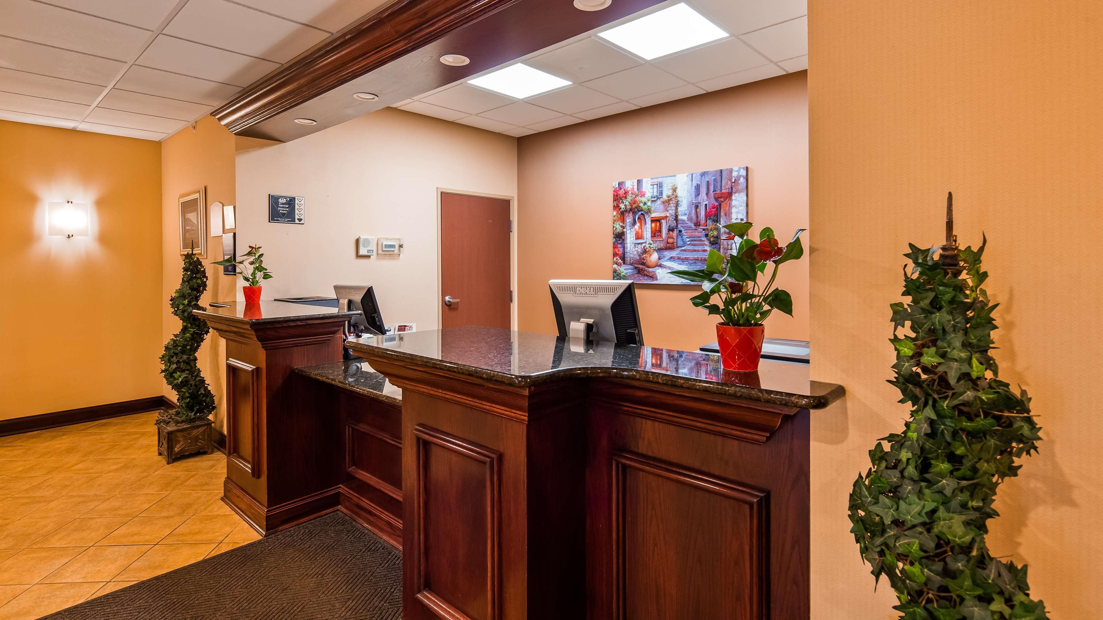 Best Western Plus Victor Inn & Suites מראה חיצוני תמונה