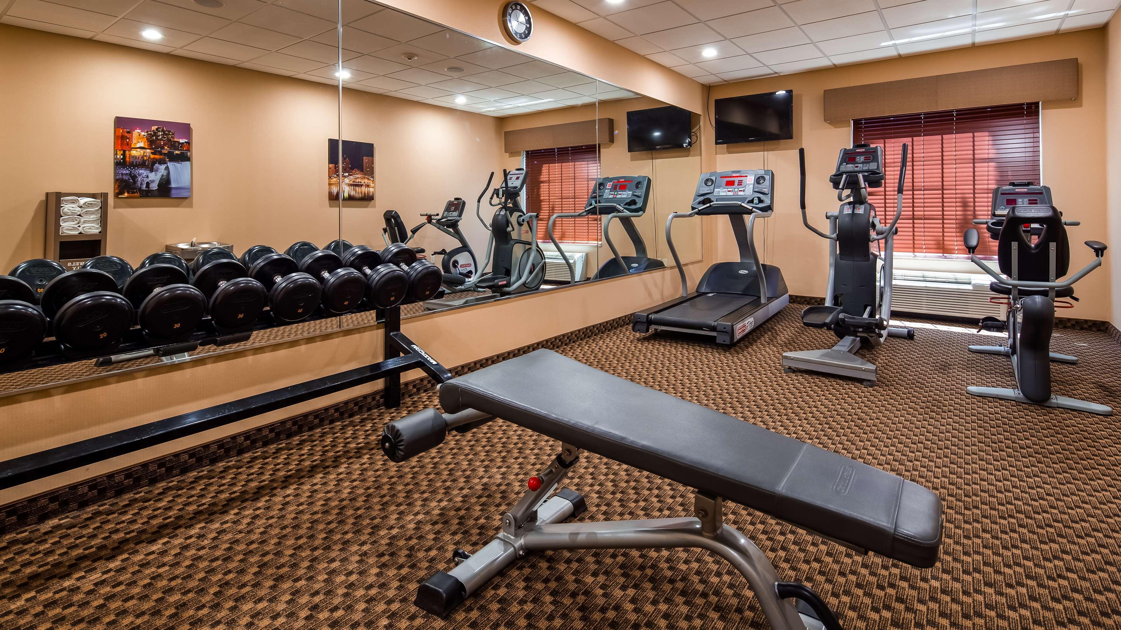Best Western Plus Victor Inn & Suites מראה חיצוני תמונה
