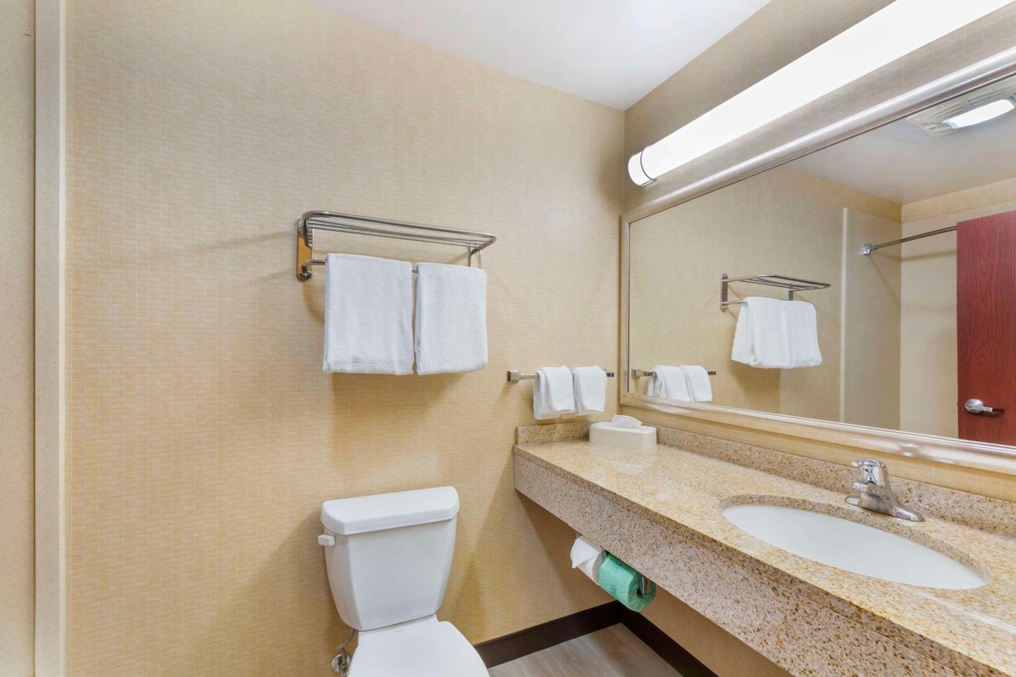 Best Western Plus Victor Inn & Suites מראה חיצוני תמונה