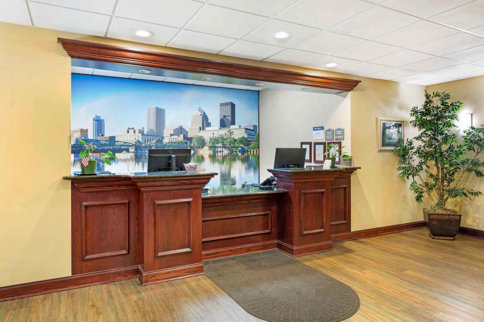 Best Western Plus Victor Inn & Suites מראה חיצוני תמונה