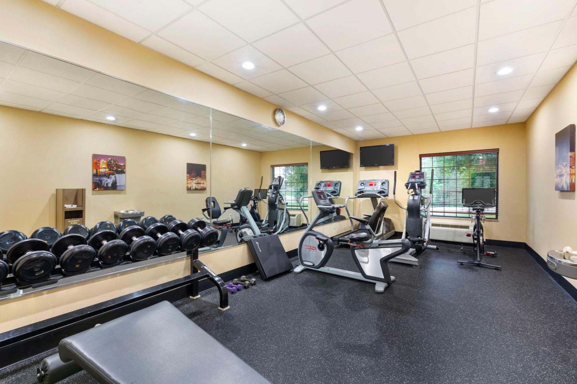 Best Western Plus Victor Inn & Suites מראה חיצוני תמונה