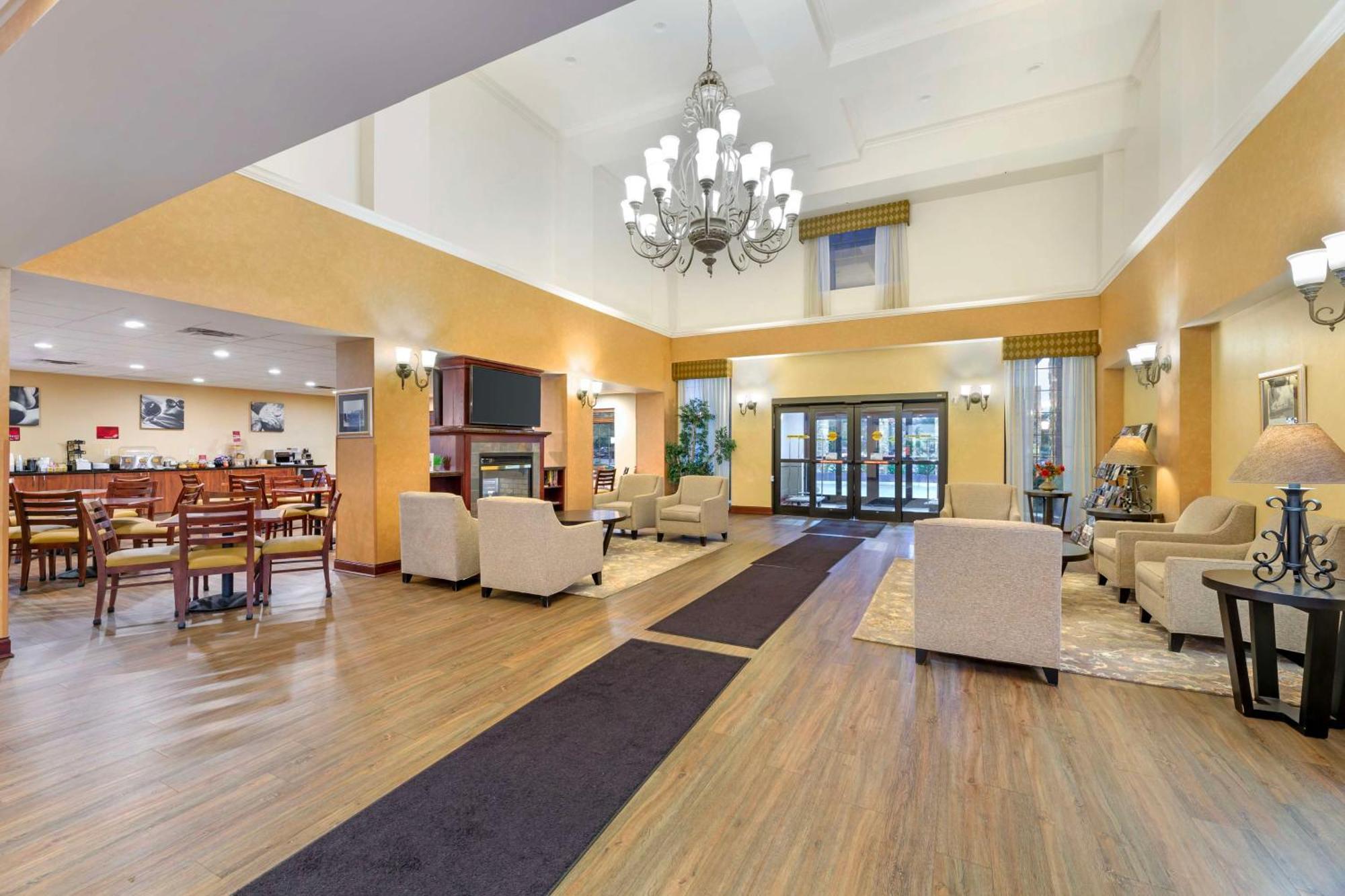 Best Western Plus Victor Inn & Suites מראה חיצוני תמונה