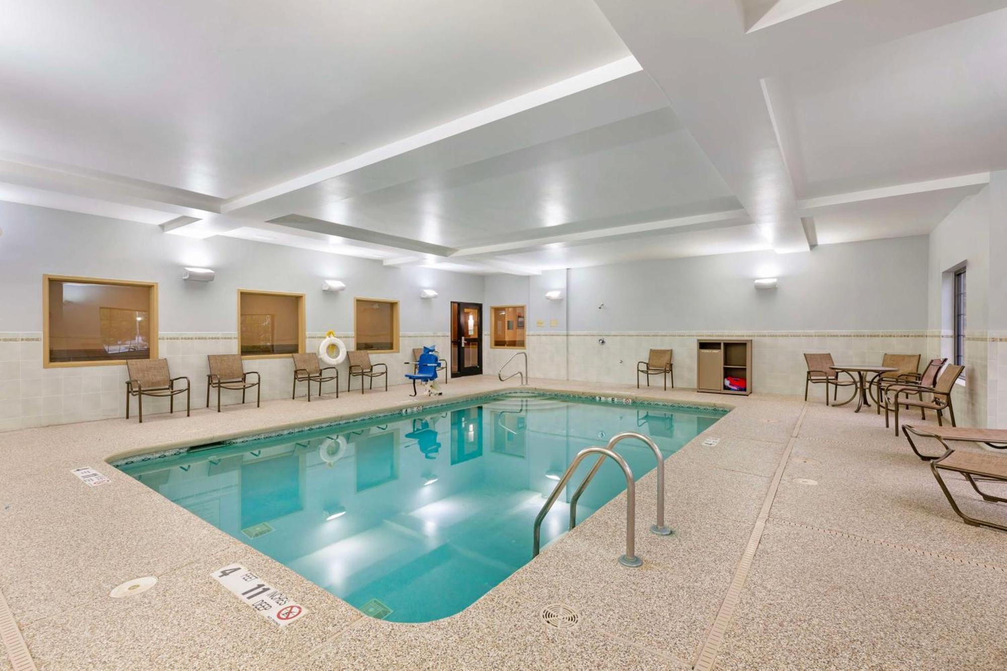 Best Western Plus Victor Inn & Suites מראה חיצוני תמונה