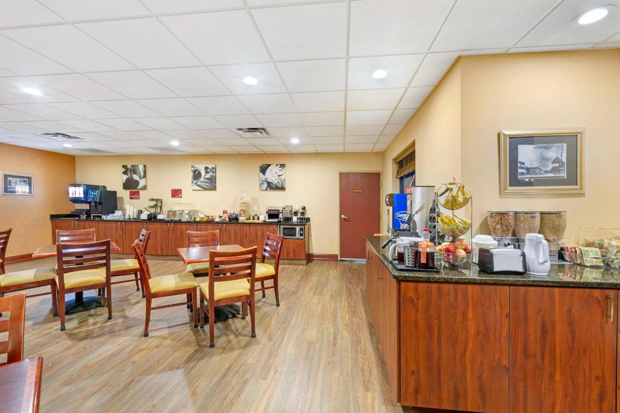 Best Western Plus Victor Inn & Suites מראה חיצוני תמונה