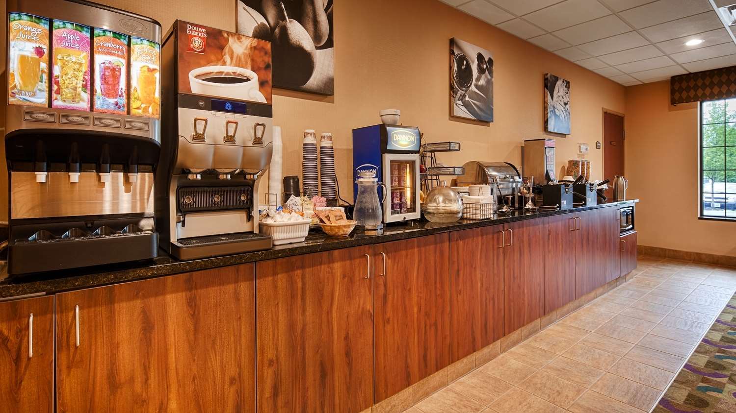 Best Western Plus Victor Inn & Suites מראה חיצוני תמונה